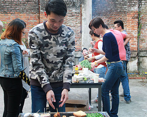 海博装饰团队活动,海博装饰烧烤会.jpg