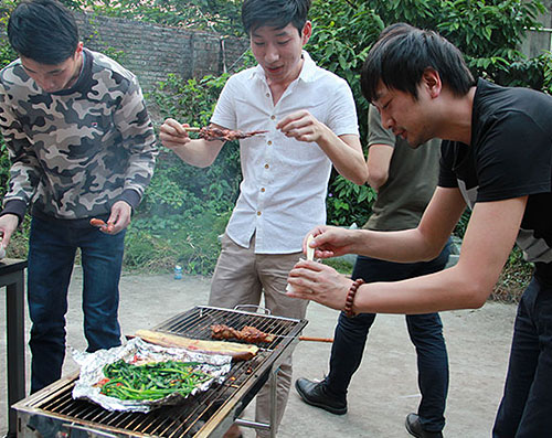 海博装饰团队活动,海博装饰烧烤会.jpg